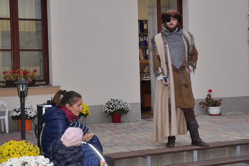 28.řijna 2018 - 'Pověsti české', lampiónový průvod, ohňostroj – fotografie 9
