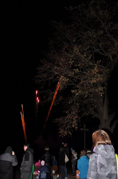 28.řijna 2018 - 'Pověsti české', lampiónový průvod, ohňostroj – fotografie 20