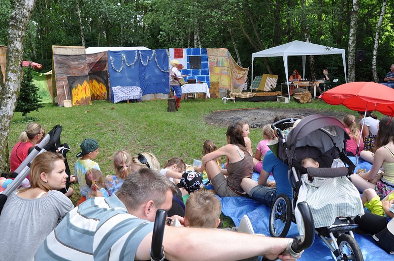 Dětský den 2015 - pohádka Mrazík - 'AJETO' – fotografie 2