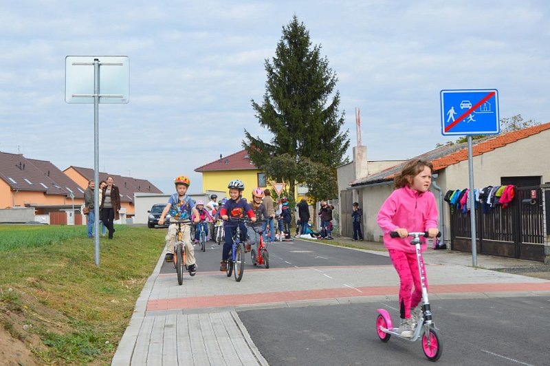 Dopravní den pro děti v ul. U Lípy – fotografie 10