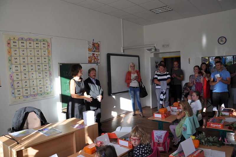 Jdeme do školy - 1. září 2016 v ZŠ Veleň – fotografie 5