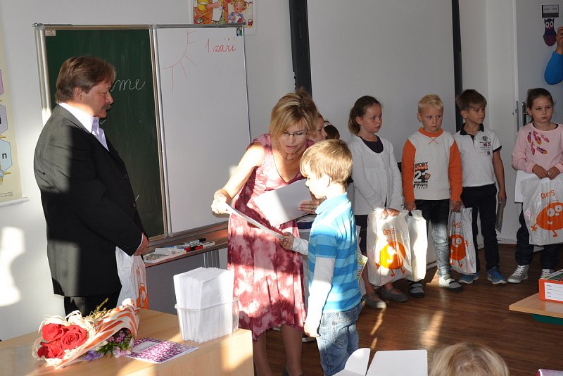 Jdeme do školy - 1. září 2016 v ZŠ Veleň – fotografie 12