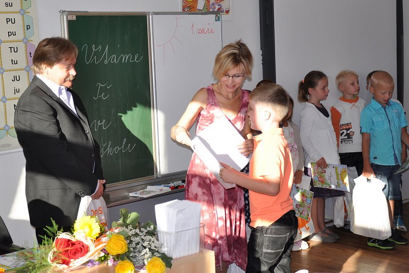 Jdeme do školy - 1. září 2016 v ZŠ Veleň – fotografie 18