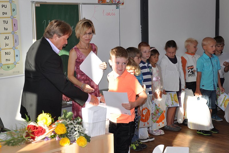 Jdeme do školy - 1. září 2016 v ZŠ Veleň – fotografie 19