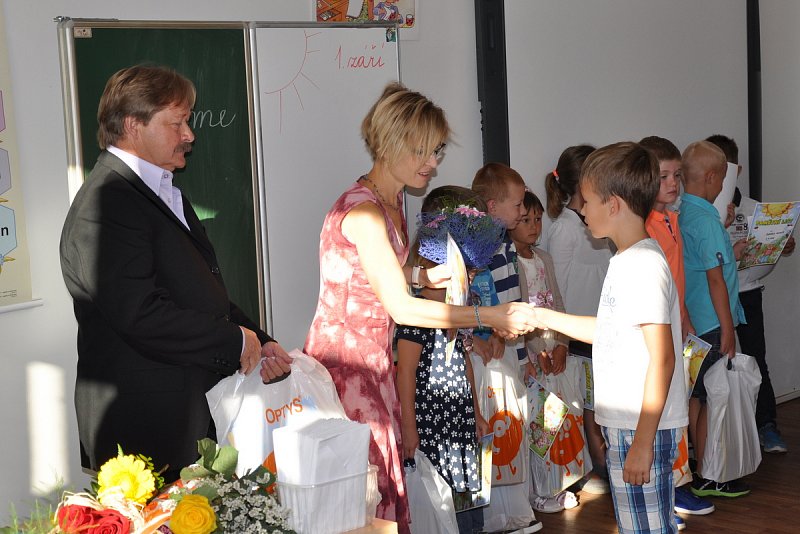 Jdeme do školy - 1. září 2016 v ZŠ Veleň – fotografie 20