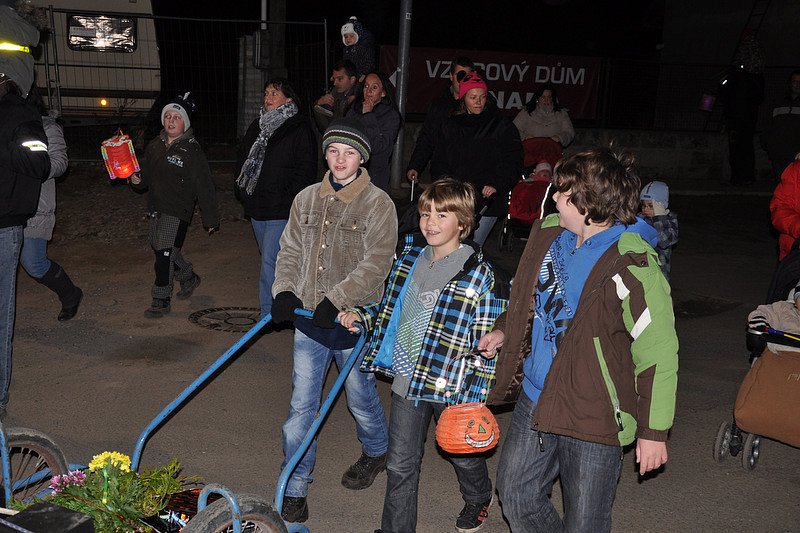 Lampionový průvod 17. 11. 2012 – fotografie 2