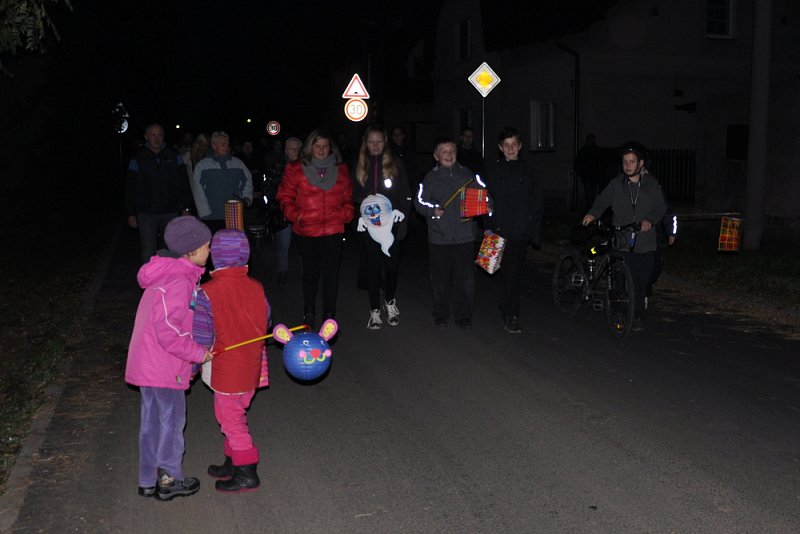 Lampionový průvod a ohňová show 2014 – fotografie 8