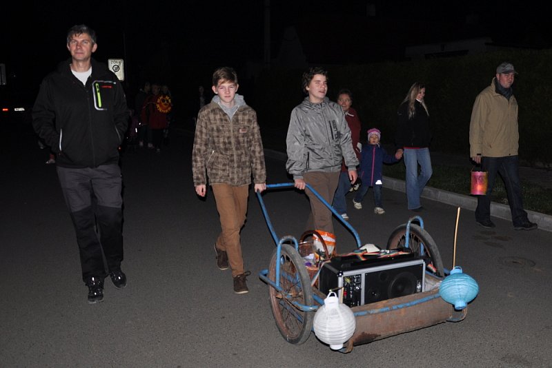 Lampionový průvod a ohňová show 2014 – fotografie 15