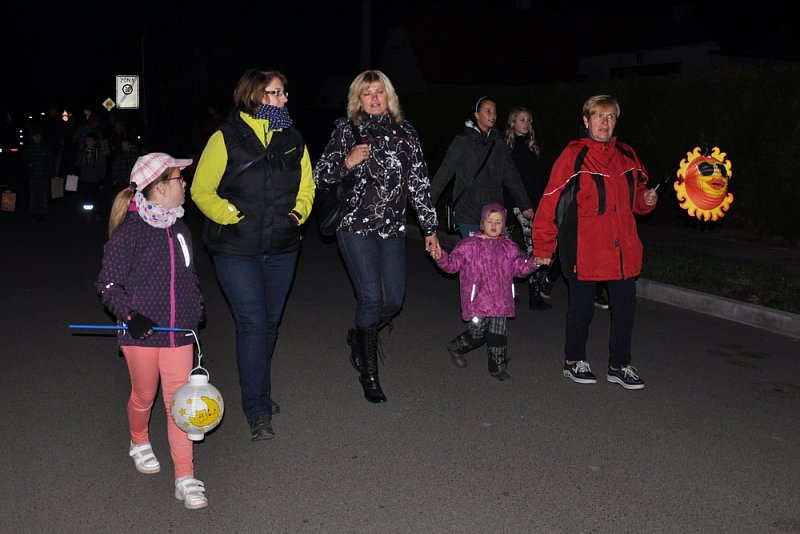 Lampionový průvod a ohňová show 2014 – fotografie 17