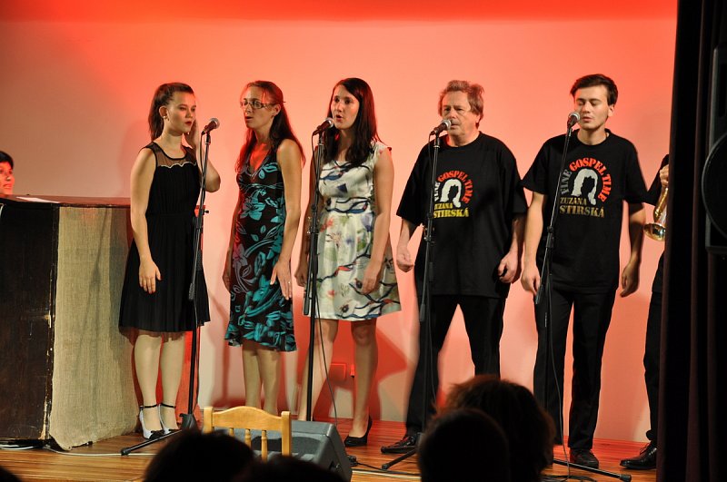 Návštěva paní hraběnky Mathildy Nostitzové ve Veleni a koncert Zuzany Stirské & Fine Gospel Time – fotografie 14