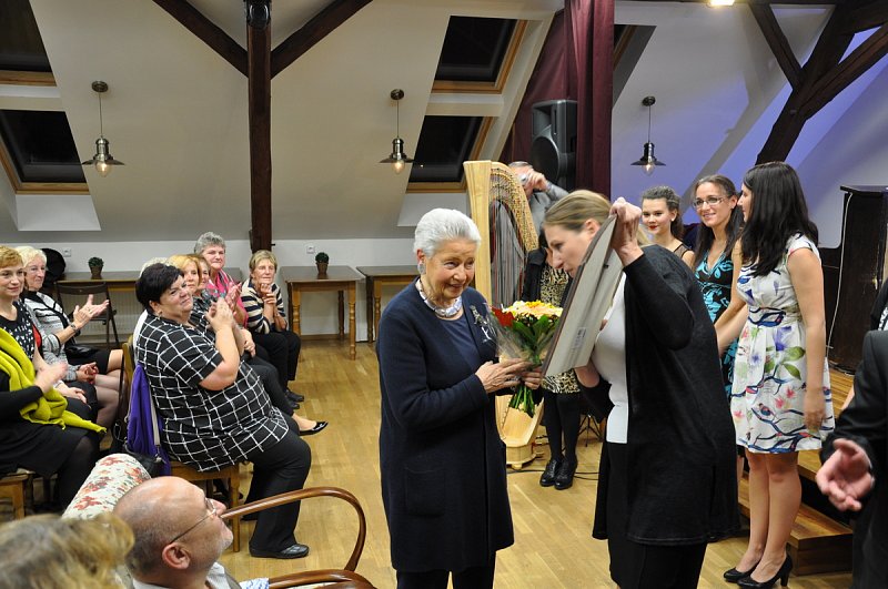 Návštěva paní hraběnky Mathildy Nostitzové ve Veleni a koncert Zuzany Stirské & Fine Gospel Time – fotografie 20