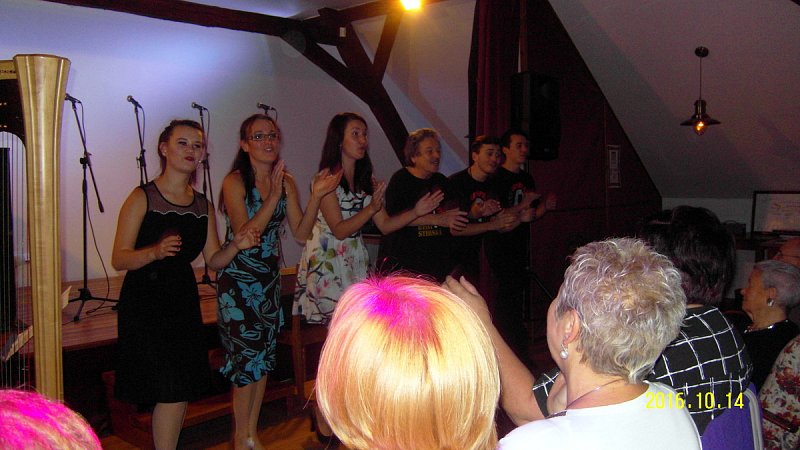Návštěva paní hraběnky Mathildy Nostitzové ve Veleni a koncert Zuzany Stirské & Fine Gospel Time – fotografie 13