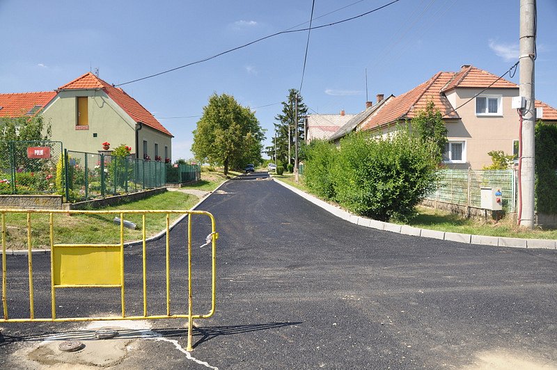 Oprava povrchu ul. F. Pokorného v Mírovicích dokončena – fotografie 13