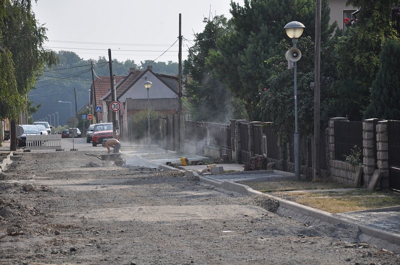 Oprava povrchů ul. U Sluh, U Kovárny a U Větrolamu – fotografie 2