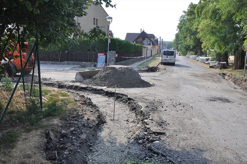 Oprava povrchů ul. U Sluh, U Kovárny a U Větrolamu – fotografie 9