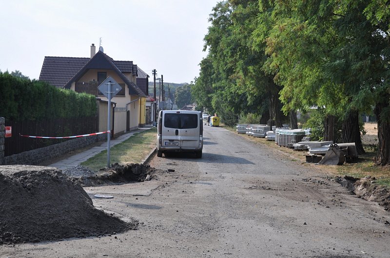 Oprava povrchů ul. U Sluh, U Kovárny a U Větrolamu – fotografie 10