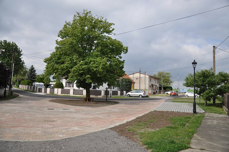 Opravená ulice U Lípy v Mírovicích – fotografie 4