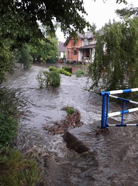 Povodeň - Mratínský potok 23.5.2018 Veleň Mírovice – fotografie 3