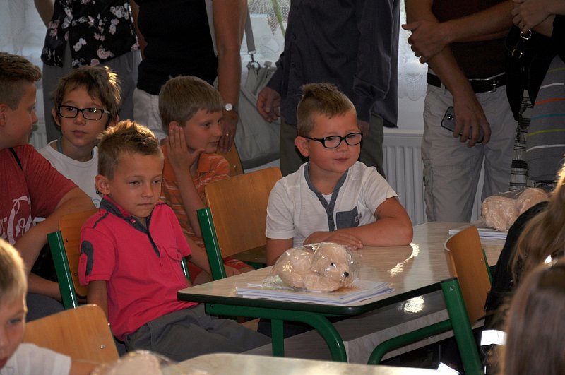 Přivítání prvňáčků - 1. září ve veleňské škole – fotografie 3