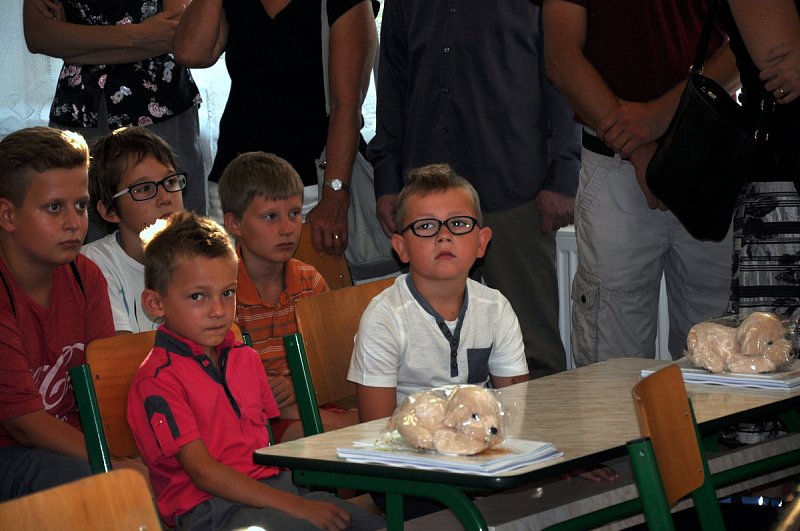 Přivítání prvňáčků - 1. září ve veleňské škole – fotografie 8