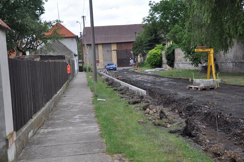 Rekonstrukce ul. V Zahradě, U Kovárny a Dlouhá – fotografie 4