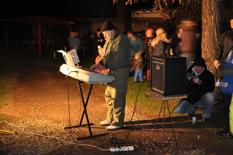 Zpívání pod stromečkem 2013 – fotografie 8