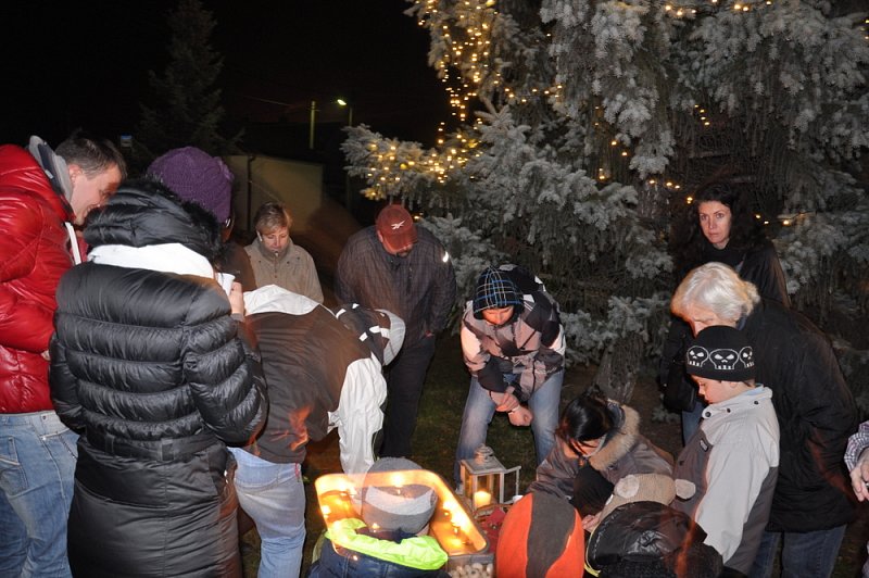 Zpívání pod stromečkem 2013 – fotografie 17