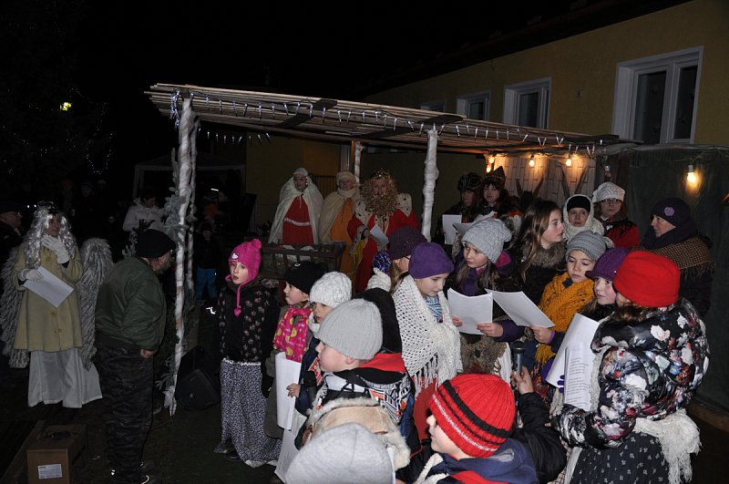 Zpívání pod stromečkem 2014 – fotografie 17