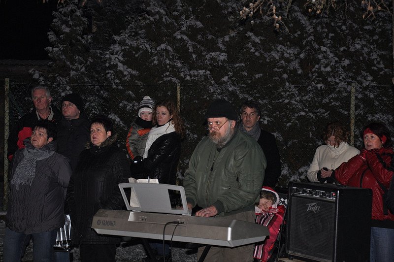 Zpívání pod stromečkem 22. 12. 2012 – fotografie 11
